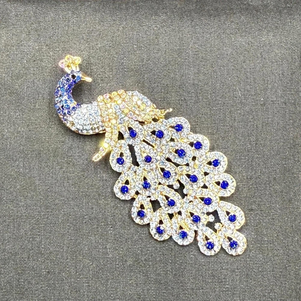 Vintage Style Peacock Bird Blue Rhinestone Crystal Cyan Bird Brooch Pin Pendant